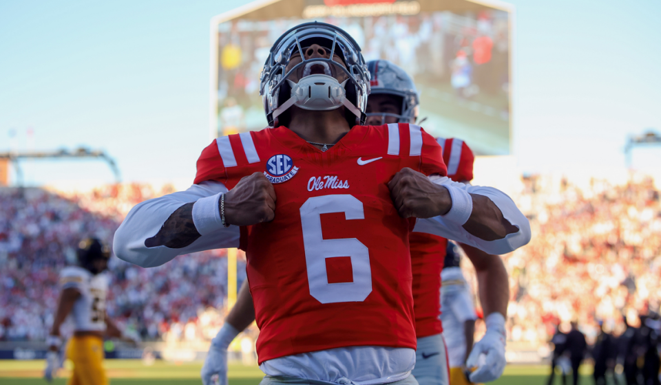 College Football Picks: Predictions, Odds for Top 25 Key Week 8 Matchups