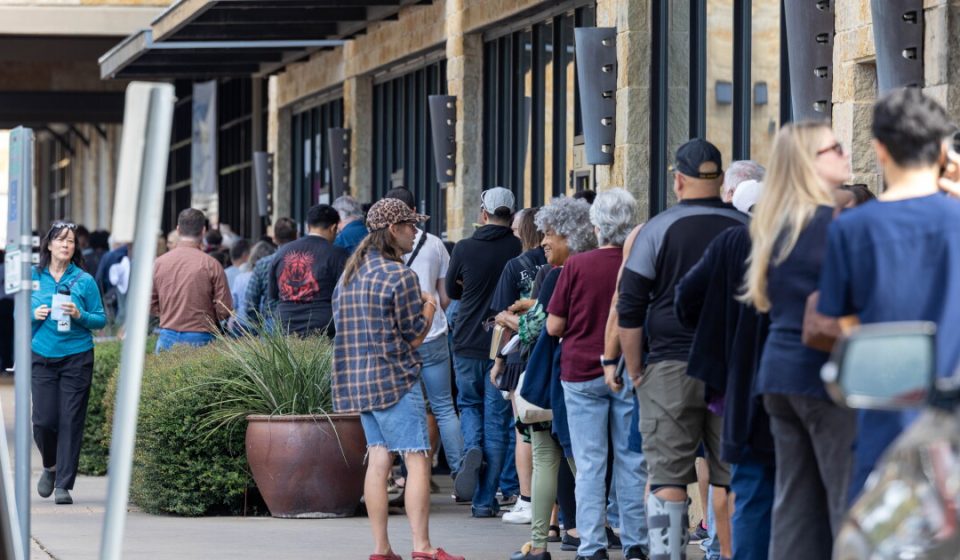 Nearly 41,000 Travis County voters cast ballots on first day