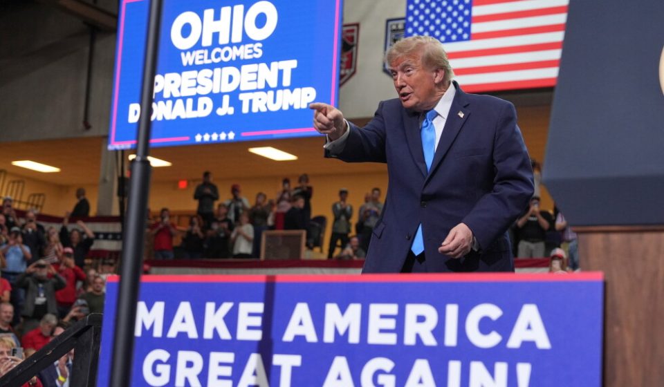 Trump ties federal disaster aid to his midterm campaign message