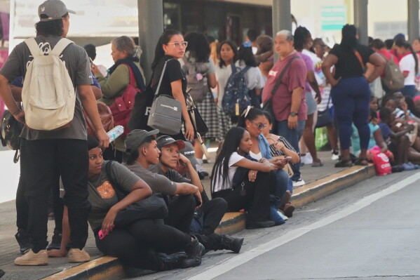 Powerful 7.7 earthquake shakes Panama, prompts evacuations
