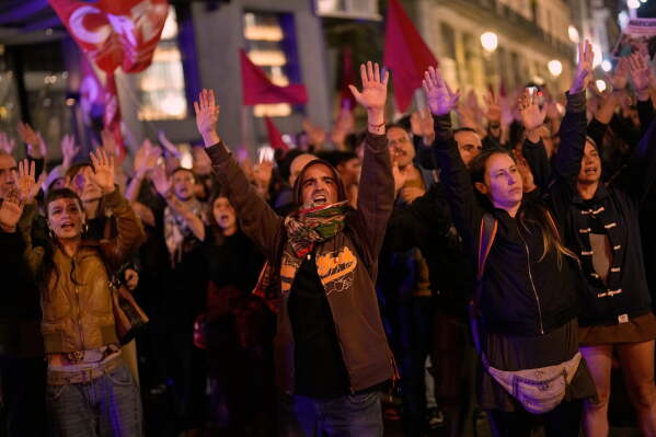 Maricarmen, an 87-year-old woman whose expulsion shook Spain, dies in hospital