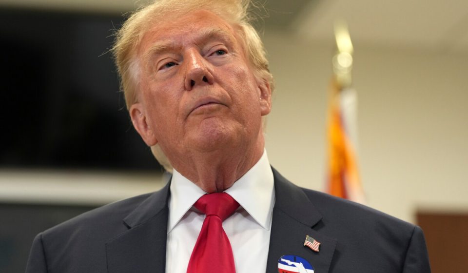 Trump votes early for midterm elections