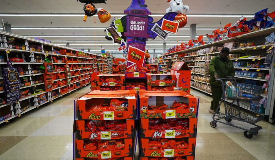 Rising Cocoa and Gas Prices Scare Some Early Halloween Candy Buyers Rising Cocoa and Gas Prices Scare Some Early Halloween Candy Buyers
