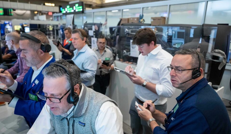 US stocks near their latest record in mixed trading on Wall Street US stocks near their latest record in mixed trading on Wall Street