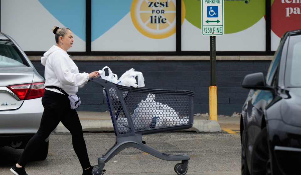 US consumer confidence recovers in October with falling gas prices