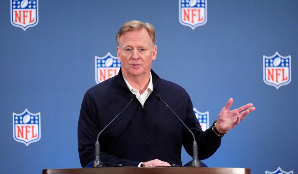Roger Goodell: NFL welcomes review of Eagles’ handling of Jalen Hurts’ blood clots Roger Goodell: NFL welcomes review of Eagles' handling of Jalen Hurts' blood clots