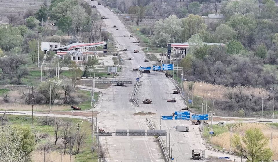 Civilians are trapped without food, water and electricity in a Russian-controlled town on the Ukrainian frontline