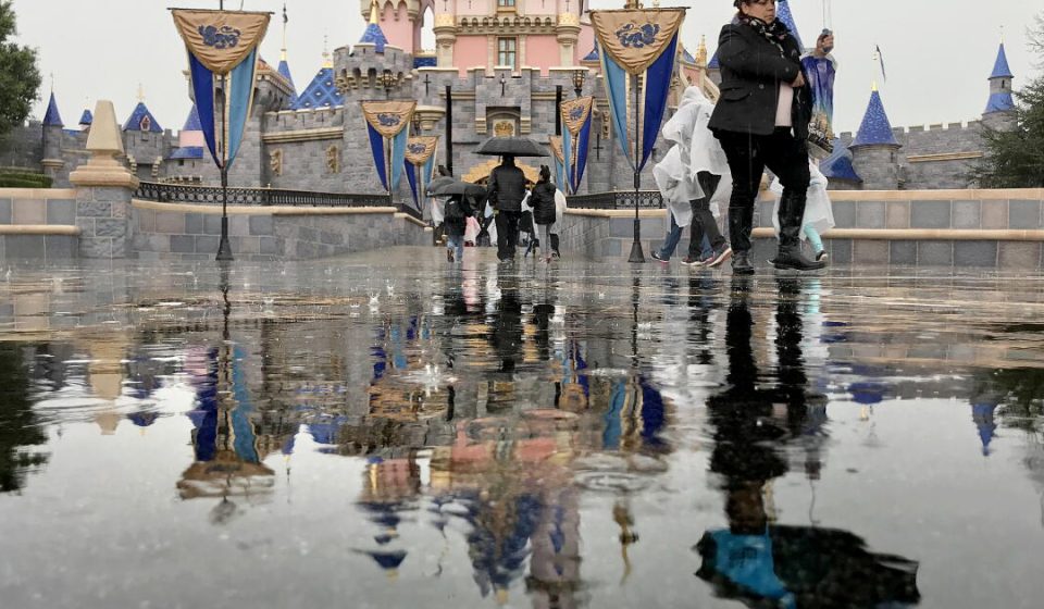 Torrential rain hits Orange County, prompting visitors to take shelter at Disneyland Torrential rain hits Orange County, prompting visitors to take shelter at Disneyland