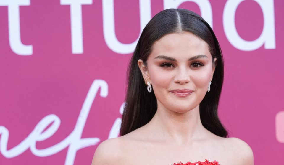 Selena Gomez says 'stupid' nicotine vapes 'changed my voice'
