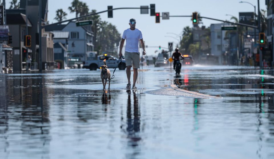 California coast braces for flooding as El Niño high tides break records California coast braces for flooding as El Niño high tides break records