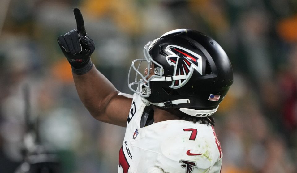 Bijan Robinson puts a damper on Saints celebration with 59-yard TD run