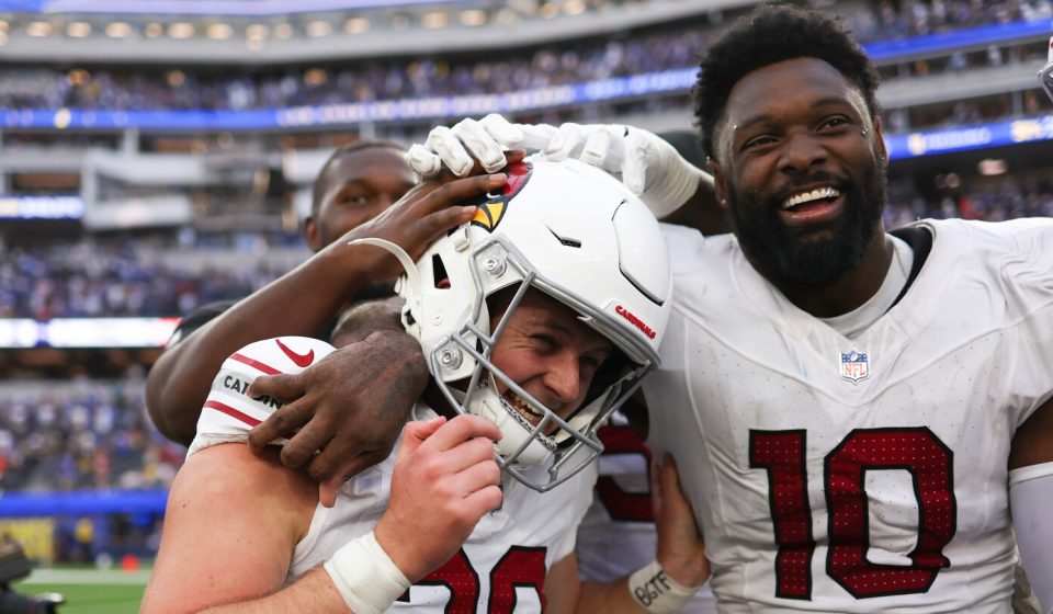 Cardinals stun Rams, beat Los Angeles 18-16