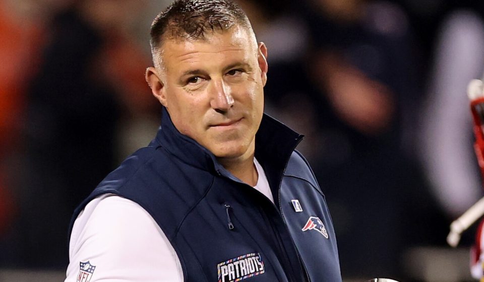 Tonight is Mike Vrabel’s first career game at Soldier Field Tonight is Mike Vrabel's first career game at Soldier Field