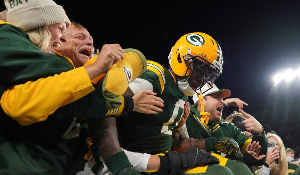Thursday Night Football: Packers hold on for 27-19 win over Panthers
