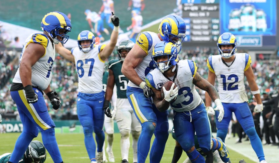 Rams score 14 points in fourth quarter to beat Eagles 24-20