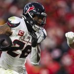 Report: Seahawks won't sign Joe Mixon to practice after physical