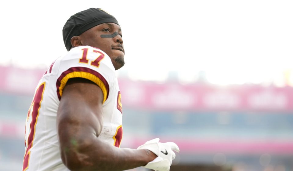 Commanders WR Terry McLaurin injured knee