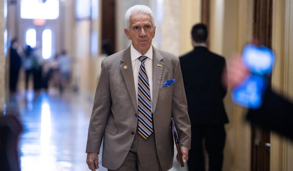 Bipartisan House group urges Trump to enforce Russia sanctions, scrap diesel deal - Live Updates