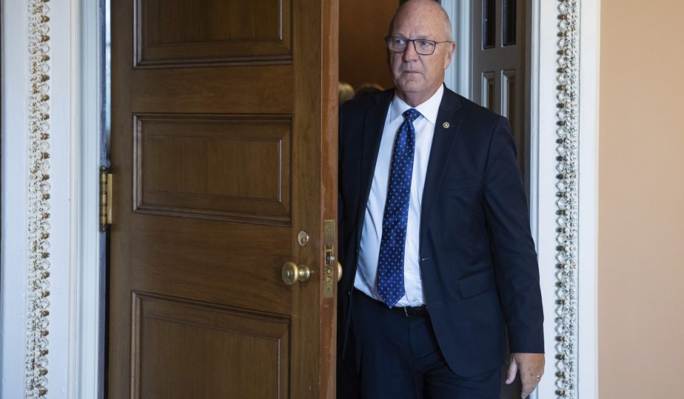 Republican senator questions Elon Musk’s influence over military resources – Live Updates Republican senator questions Elon Musk's influence over military resources - Live Updates
