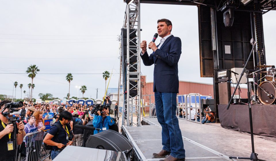 Asian voters are turning to Talarico, Texas. Democrats continue to say more outreach is needed. - Live updates