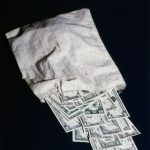Texas hairdresser found $128,000 in cash on bank ATM and returned it all